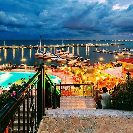 Private Admiral With Gorgeus Veranda Apartment Sveti Vlas